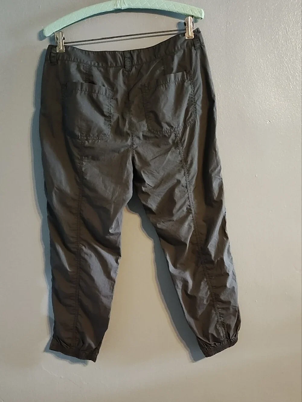 LOFT Women's Dark Charcoal Gray Capris with Zip Pockets
